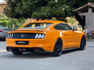 Ford Mustang Mustang Fastback 2.3 EcoBoost aut. 10 MARCE - CARFAX PULITO Arancione usata San Vendemiano