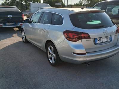 Opel Astra astra turbo diesel cambio automatico Argento usata Monopoli