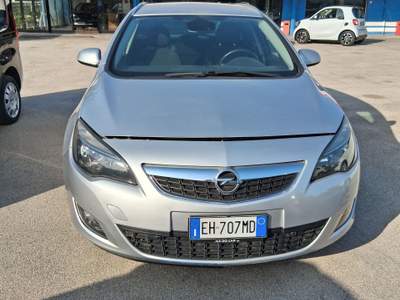 Opel Astra astra turbo diesel cambio automatico Argento usata Monopoli