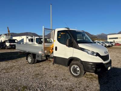 Iveco Daily 35C16 GRU + CASSONE Bianco usata Gemona del Friuli