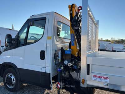 Iveco Daily 35C16 GRU + CASSONE Bianco usata Gemona del Friuli