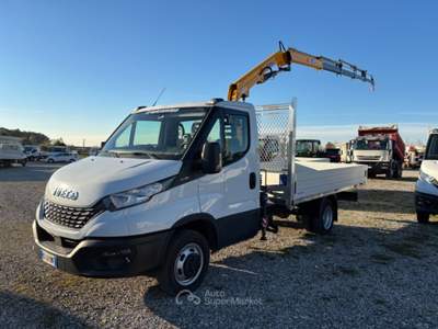 Iveco Daily 35C16 GRU + CASSONE Bianco usata Gemona del Friuli