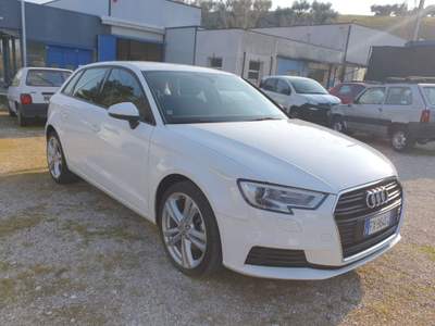 Audi A3 1.6 TDI AZIENDALE Bianco usata Penne