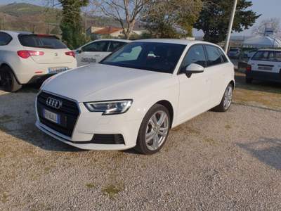 Audi A3 1.6 TDI AZIENDALE Bianco usata Penne