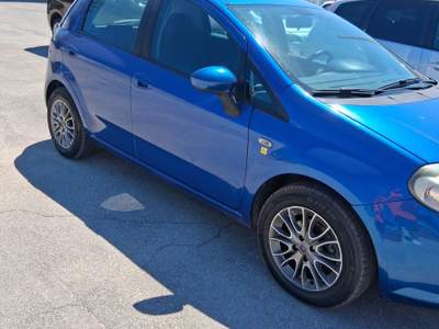 Fiat Punto Evo auto con motoore rifatto con 0 km Blu/Azzurro usata Monopoli