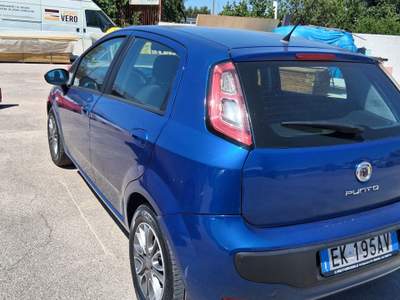 Fiat Punto Evo auto con motoore rifatto con 0 km Blu/Azzurro usata Monopoli