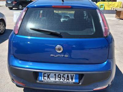 Fiat Punto Evo auto con motoore rifatto con 0 km Blu/Azzurro usata Monopoli