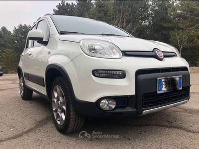 Fiat Panda unico proprietario ,macchina veramente ben tenuta. 4x4 mjt   Bianco usata San Giovanni in Fiore