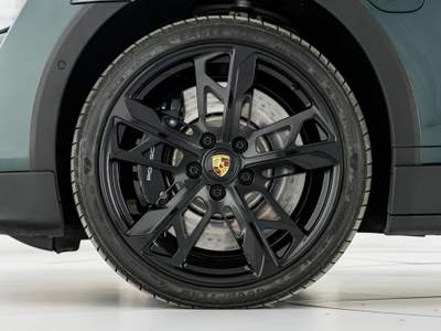Porsche Taycan 4S Cross Turismo Verde usata Milano