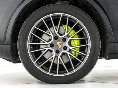 Porsche Cayenne Coupé 3.0 V6 E-Hybrid Nero usata Milano