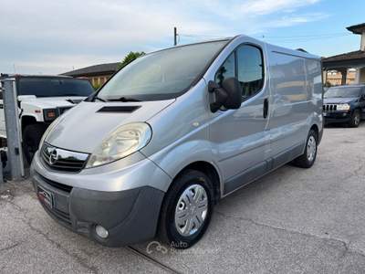 Opel Vivaro Neopatentati Grigio usata FIESSO D ARTICO
