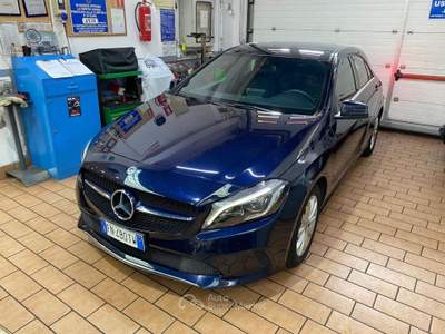 Mercedes-Benz Classe A d Business Navi Blu/Azzurro usata Melegnano