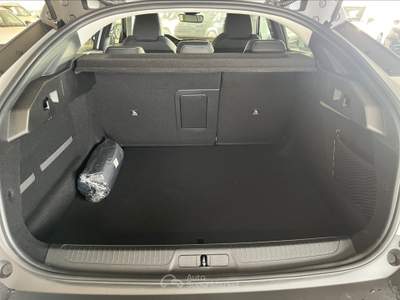 Peugeot 408 1.2 hybrid 136cv allure e-dsc6 Bianco usata Verona