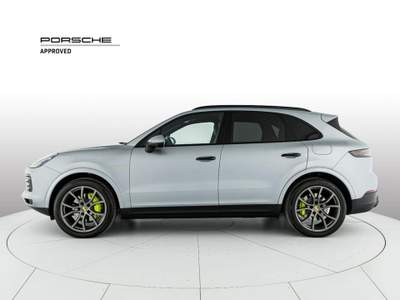 Porsche Cayenne 3.0 V6 E-Hybrid Argento usata Milano