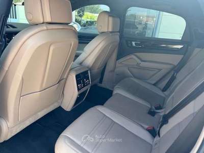 Porsche Cayenne Coupe 3.0 e-hybrid tiptronic Bianco usata Cavezzo
