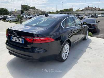 Jaguar XF 2.0 D 180 CV aut. R-Sport Nero usata Pieve di Cento