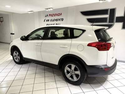 Toyota RAV4 2.0 d-4d 2wd 124cv mt Bianco usata Viterbo