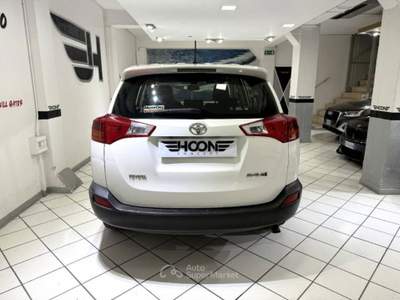 Toyota RAV4 2.0 d-4d 2wd 124cv mt Bianco usata Viterbo