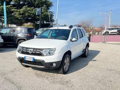 Dacia Duster I 2014 1.6 Laureate Gpl 4x2 105cv Bianco usata Erba