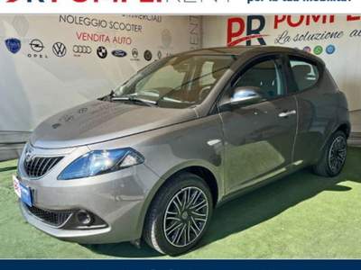 Lancia Ypsilon 1.0 firefly hybrid Gold s&s 70cv 5p.ti Grigio usata Pompei