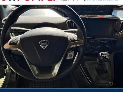 Lancia Ypsilon 1.0 firefly hybrid Gold s&s 70cv 5p.ti Grigio usata Pompei
