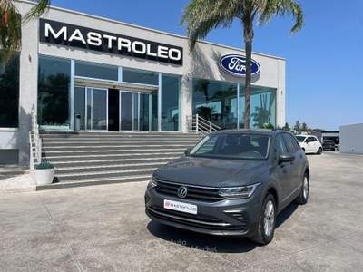 Volkswagen Tiguan 2.0 TDI 150CV SCR DSG Life Grigio usata Lucugnano