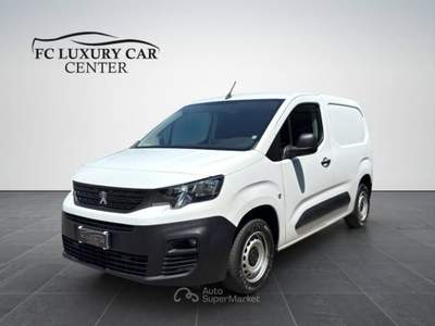 Peugeot Partner Partner 1.5 bluehdi 75cv 3 Posti Bianco usata Sant'Egidio del Monte Albino