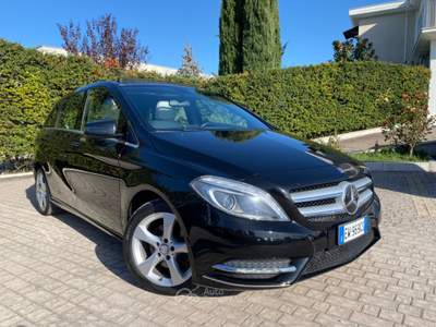 Mercedes-Benz Classe B MERCEDES CLASSE B 180 CDI1.8 Automatic PREMIUM AMG ,TETTO ,GANCIO TRAINO Nero usata Corato