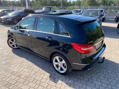 Mercedes-Benz Classe B MERCEDES CLASSE B 180 CDI1.8 Automatic PREMIUM AMG ,TETTO ,GANCIO TRAINO Nero usata Corato