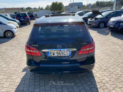 Mercedes-Benz Classe B MERCEDES CLASSE B 180 CDI1.8 Automatic PREMIUM AMG ,TETTO ,GANCIO TRAINO Nero usata Corato