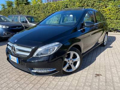 Mercedes-Benz Classe B MERCEDES CLASSE B 180 CDI1.8 Automatic PREMIUM AMG ,TETTO ,GANCIO TRAINO Nero usata Corato