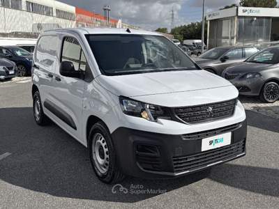 Peugeot Partner 50kwH 136cv L1 Premium 1000kg Bianco usata Roma