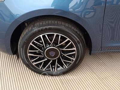 Lancia Ypsilon Platino Blu/Azzurro usata Modugno