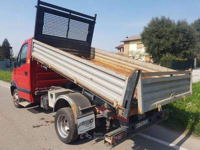 Renault Trucks Mascott Ribaltabile km motore 71000km Rosso usata Carugo