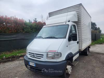 Renault Trucks Mascott 110.35 furgone alluminio Bianco usata Carugo