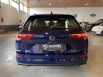 Volkswagen Golf Golf Variant 1.0 etsi evo Life 110cv dsg Blu/Azzurro usata Verona