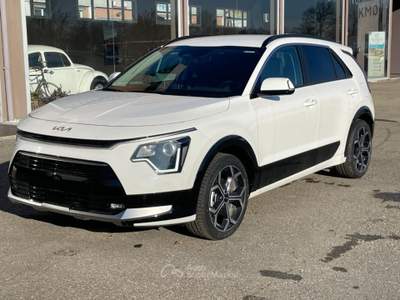 Kia Niro Tri-Fuel 1.6 GDi DCT HEV GPL Business Bianco usata Scandiano