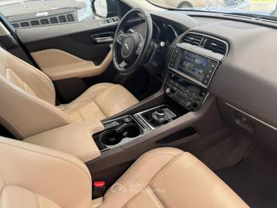 Jaguar F-Pace 2.0 D 180cv AWD Prestige - Motore nuovo Blu/Azzurro usata Castellaneta