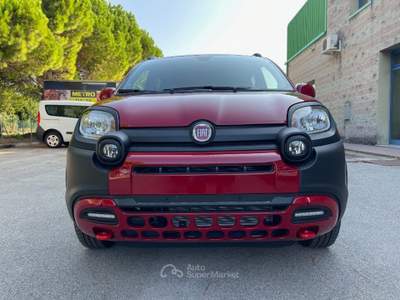 Fiat Panda 1.0 70CV HYBRID NAVIGATORE SENSORI PARCHEGGIO Rosso usata Venezia