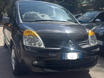 Renault Modus 1A  SErie Nero usata Frattaminore
