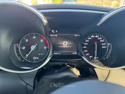 Alfa Romeo Giulia ROSSO EDIZIONE - 18” Argento usata Carbonera