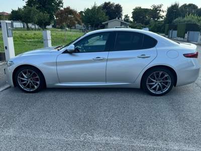 Alfa Romeo Giulia ROSSO EDIZIONE - 18” Argento usata Carbonera