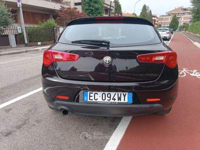 Alfa Romeo Giulietta 1.4 Turbo Distinctive Nero usata BERGAMO