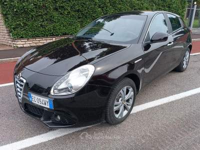Alfa Romeo Giulietta 1.4 Turbo Distinctive Nero usata BERGAMO