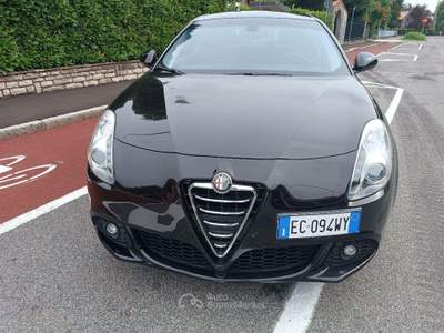 Alfa Romeo Giulietta 1.4 Turbo Distinctive Nero usata BERGAMO