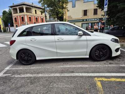 Mercedes-Benz Classe B d Automatic PACK AMG Bianco usata Galliate