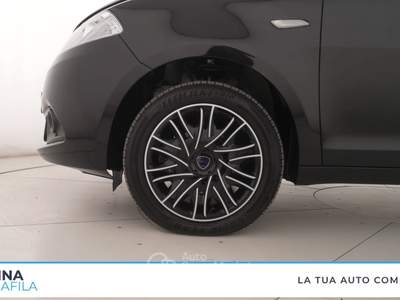 Lancia Ypsilon  - ypsilon 1.0 firefly hybrid gold s&s 70cv 5p.ti Nero usata Marcianise