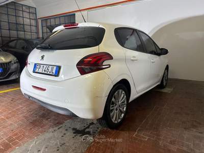 Peugeot 208 1.6 BlueHDi 75 5 porte Allure Bianco usata Torino