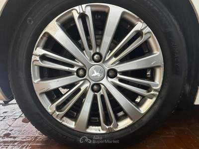 Peugeot 208 1.6 BlueHDi 75 5 porte Allure Bianco usata Torino