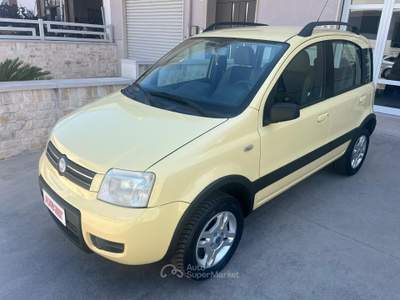 Fiat Panda 4x4 Giallo usata Castellana Grotte